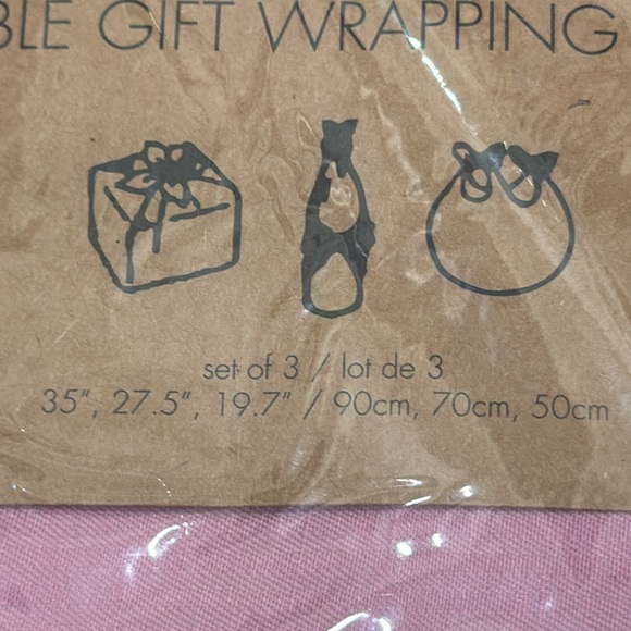 NWT Reusable Gift Wrap - Picture 3 of 4